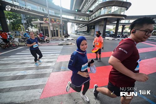 Race photo from Nu Skin Run 10K