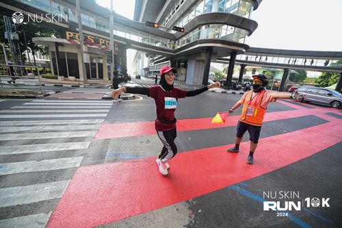 Race photo from Nu Skin Run 10K