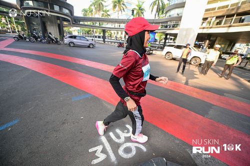 Race photo from Nu Skin Run 10K