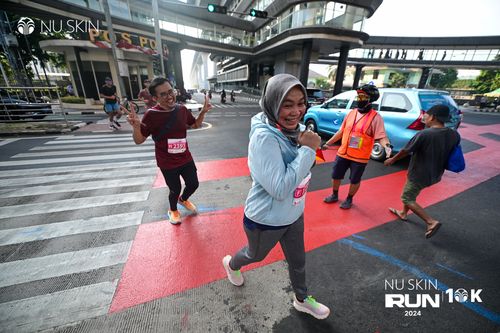 Race photo from Nu Skin Run 10K