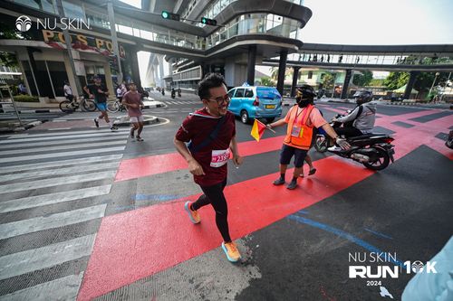 Race photo from Nu Skin Run 10K