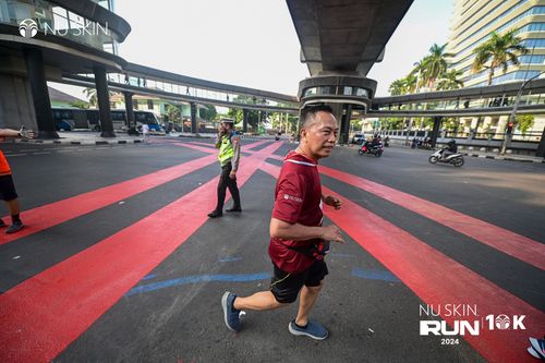 Race photo from Nu Skin Run 10K