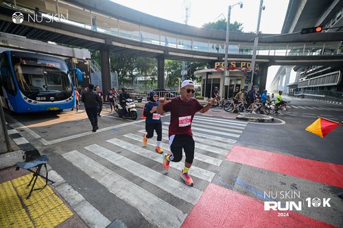 Race photo from Nu Skin Run 10K