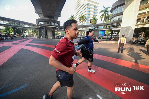 Race photo from Nu Skin Run 10K