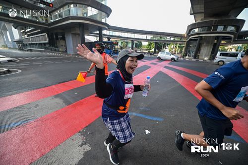 Race photo from Nu Skin Run 10K