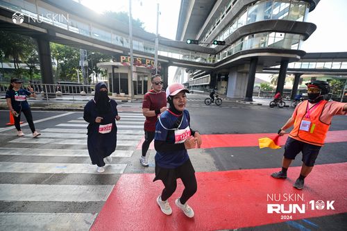 Race photo from Nu Skin Run 10K