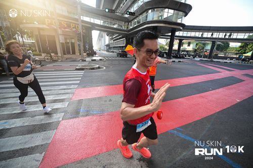 Race photo from Nu Skin Run 10K