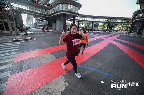 Race photo from Nu Skin Run 10K