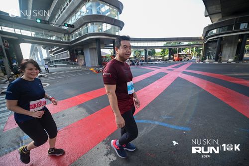 Race photo from Nu Skin Run 10K