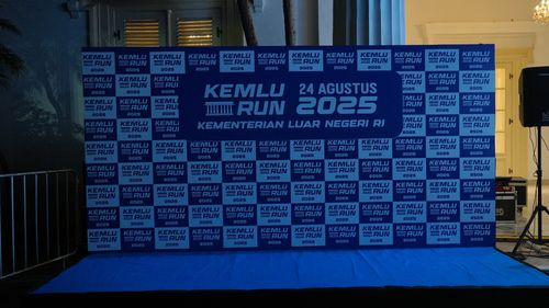 Race photo from KEMLU RUN 2025