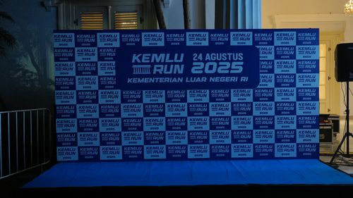 Race photo from KEMLU RUN 2025