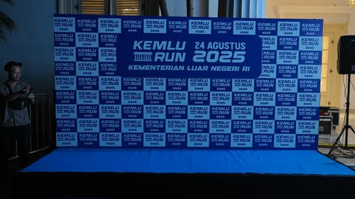 Race photo from KEMLU RUN 2025