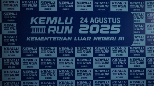 Race photo from KEMLU RUN 2025