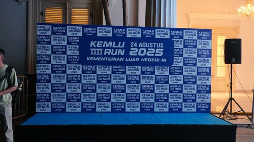 Race photo from KEMLU RUN 2025