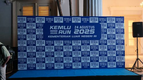 Race photo from KEMLU RUN 2025