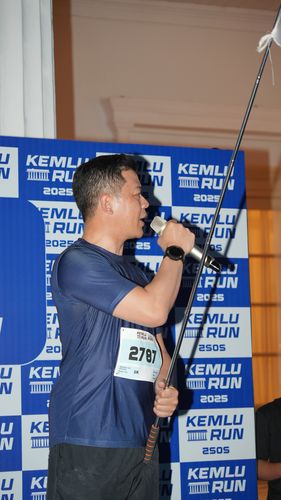 Race photo from KEMLU RUN 2025