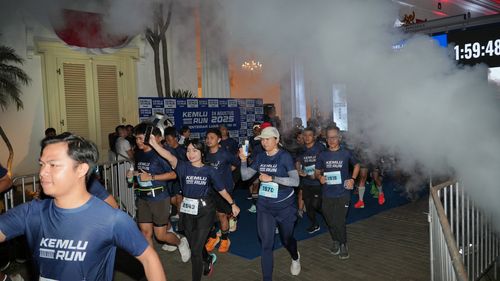 Race photo from KEMLU RUN 2025