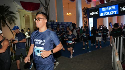 Race photo from KEMLU RUN 2025
