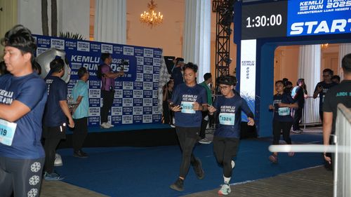 Race photo from KEMLU RUN 2025