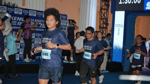 Race photo from KEMLU RUN 2025