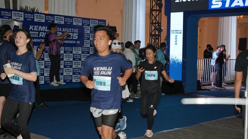 Race photo from KEMLU RUN 2025