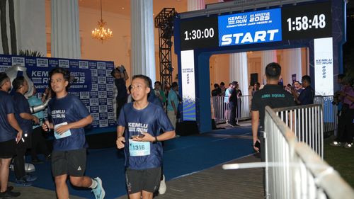 Race photo from KEMLU RUN 2025