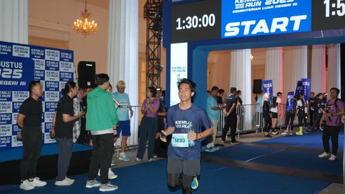 Race photo from KEMLU RUN 2025