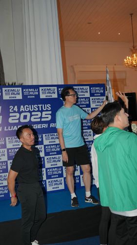 Race photo from KEMLU RUN 2025