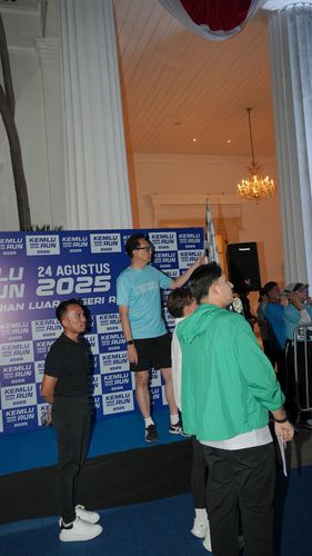 Race photo from KEMLU RUN 2025