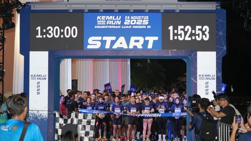 Race photo from KEMLU RUN 2025