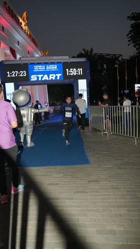 Race photo from KEMLU RUN 2025