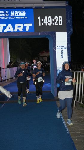 Race photo from KEMLU RUN 2025