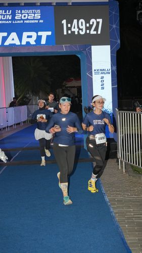 Race photo from KEMLU RUN 2025