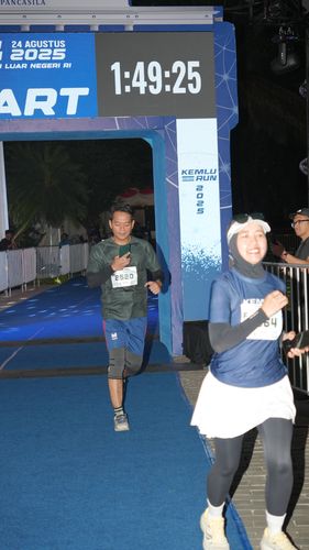 Race photo from KEMLU RUN 2025