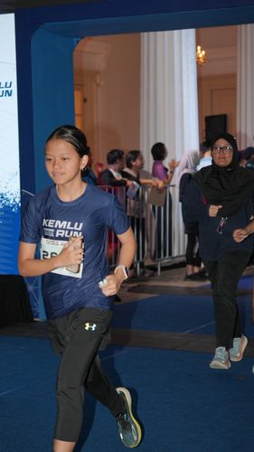 Race photo from KEMLU RUN 2025