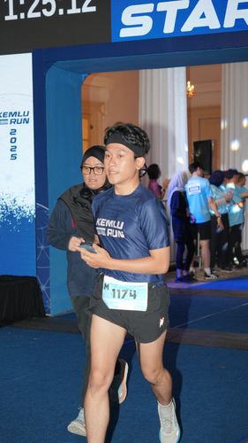 Race photo from KEMLU RUN 2025