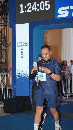 Race photo from KEMLU RUN 2025