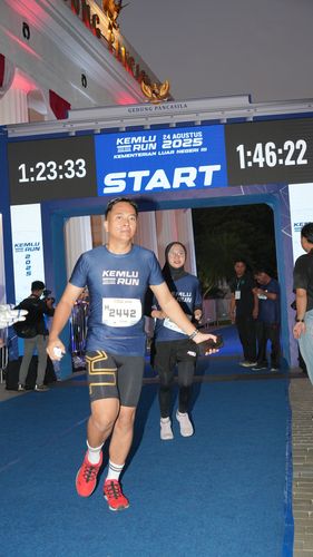 Race photo from KEMLU RUN 2025