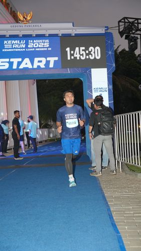 Race photo from KEMLU RUN 2025