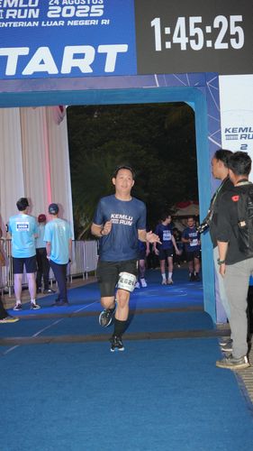 Race photo from KEMLU RUN 2025