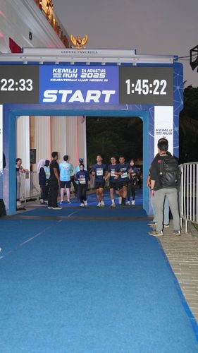 Race photo from KEMLU RUN 2025