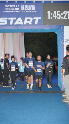 Race photo from KEMLU RUN 2025