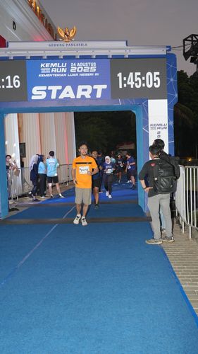 Race photo from KEMLU RUN 2025
