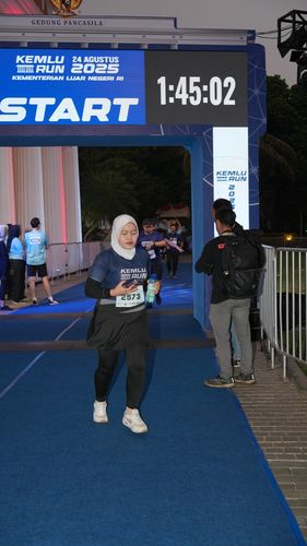 Race photo from KEMLU RUN 2025