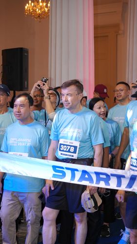 Race photo from KEMLU RUN 2025