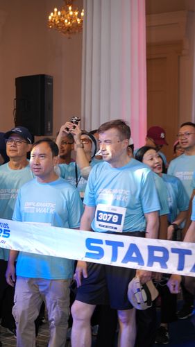 Race photo from KEMLU RUN 2025
