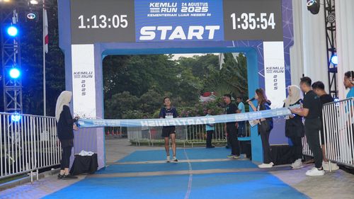 Race photo from KEMLU RUN 2025