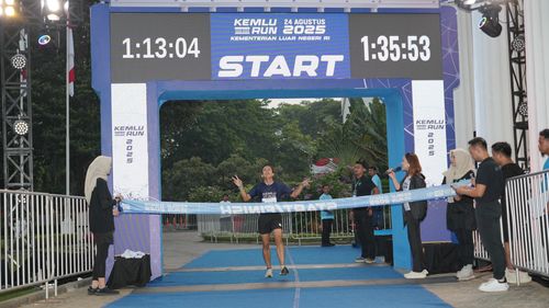 Race photo from KEMLU RUN 2025