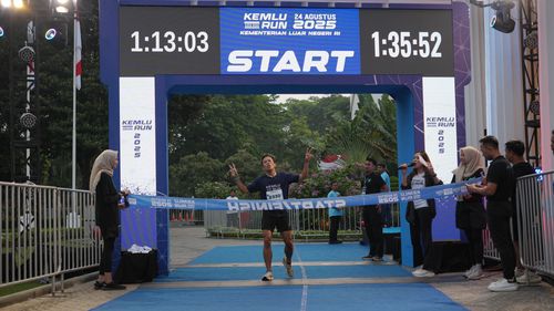 Race photo from KEMLU RUN 2025