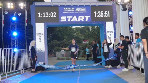Race photo from KEMLU RUN 2025
